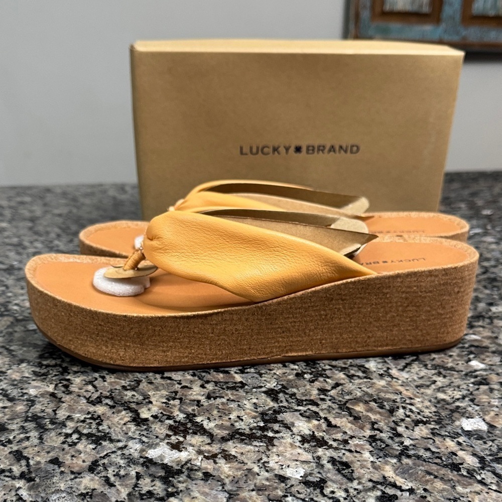 Lucky Brand Women's coral Platform Sandals NWT